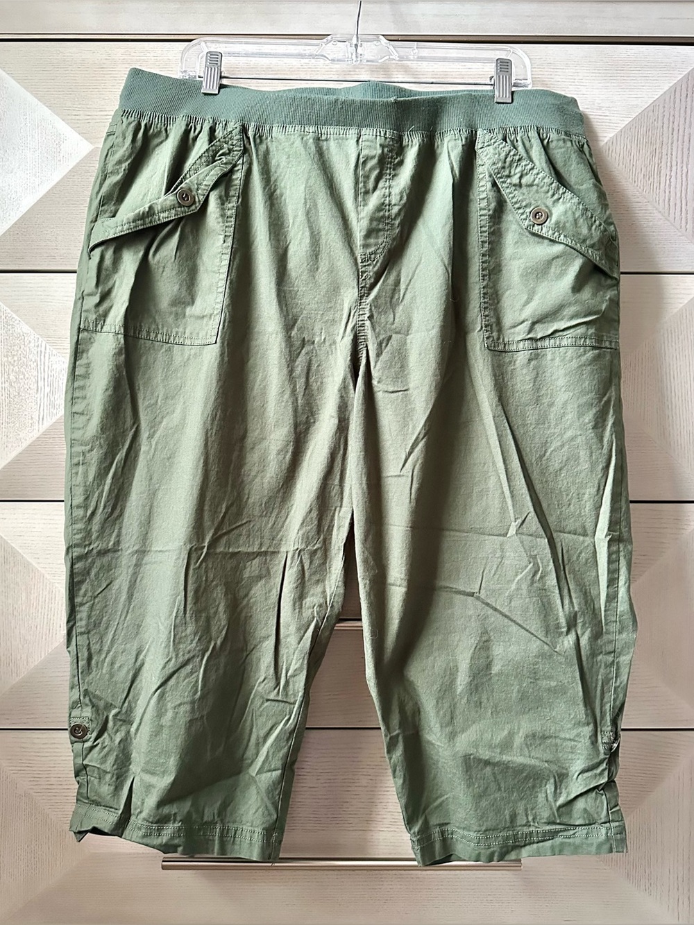 Palm Rio Women's Olive Green Cargo Capri Pant - Size XL